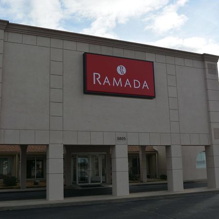 Ramada By Wyndham Wichita Airport Hotel Екстериор снимка